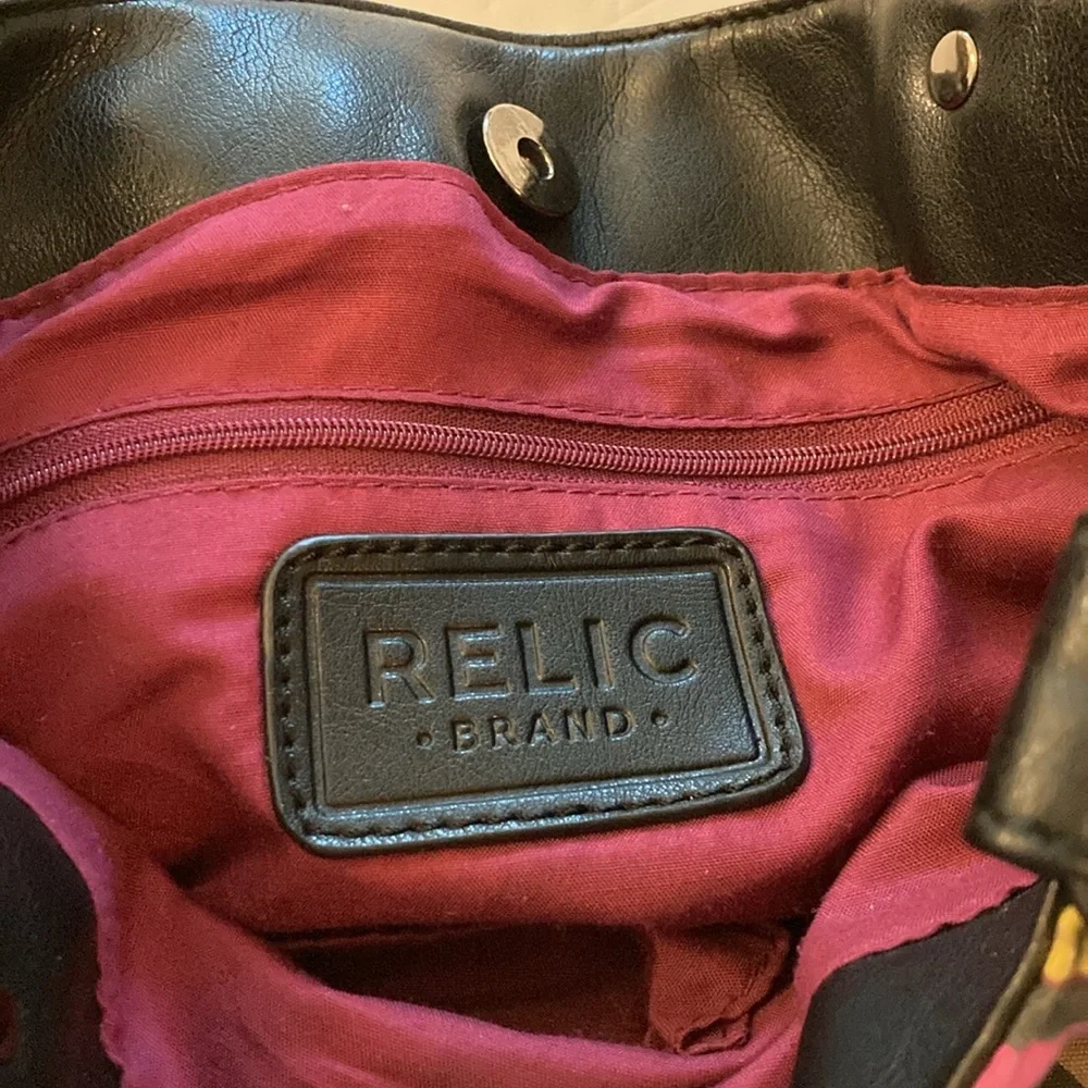 Relic Quilted Shoulder Bag purse Black Multicolor Floral purple interior - Picture 7 of 13